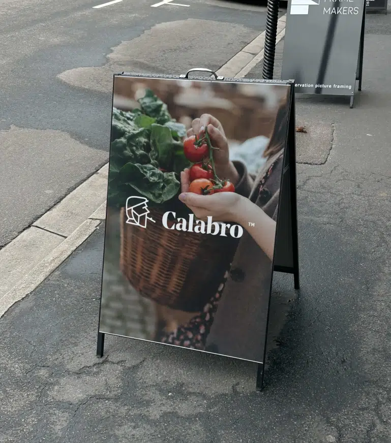 calabro esterno poster